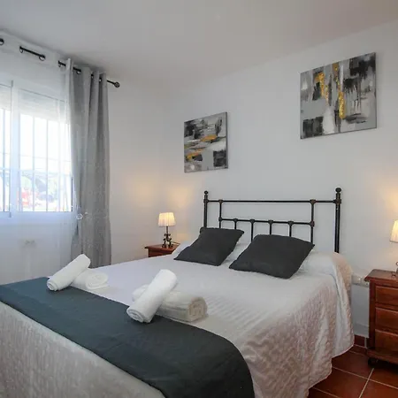 Hébergement de vacances 4 Bedroom Gorgeous In Sedella