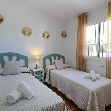 Hébergement de vacances 4 Bedroom Gorgeous In Sedella